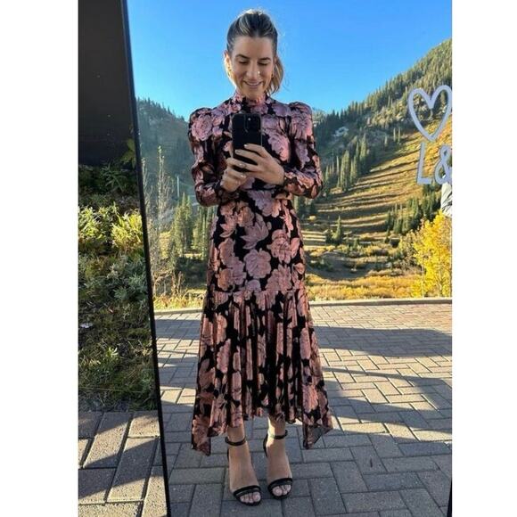 YUMI KIM Metallic Floral Princess Sleeve Flowy Hemline Long Dress Size XS - Picture 10 of 10